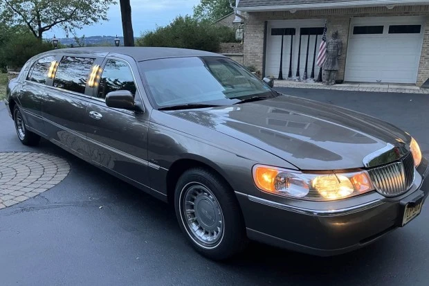 2000 Lincoln Town Car - Image 3 of 8