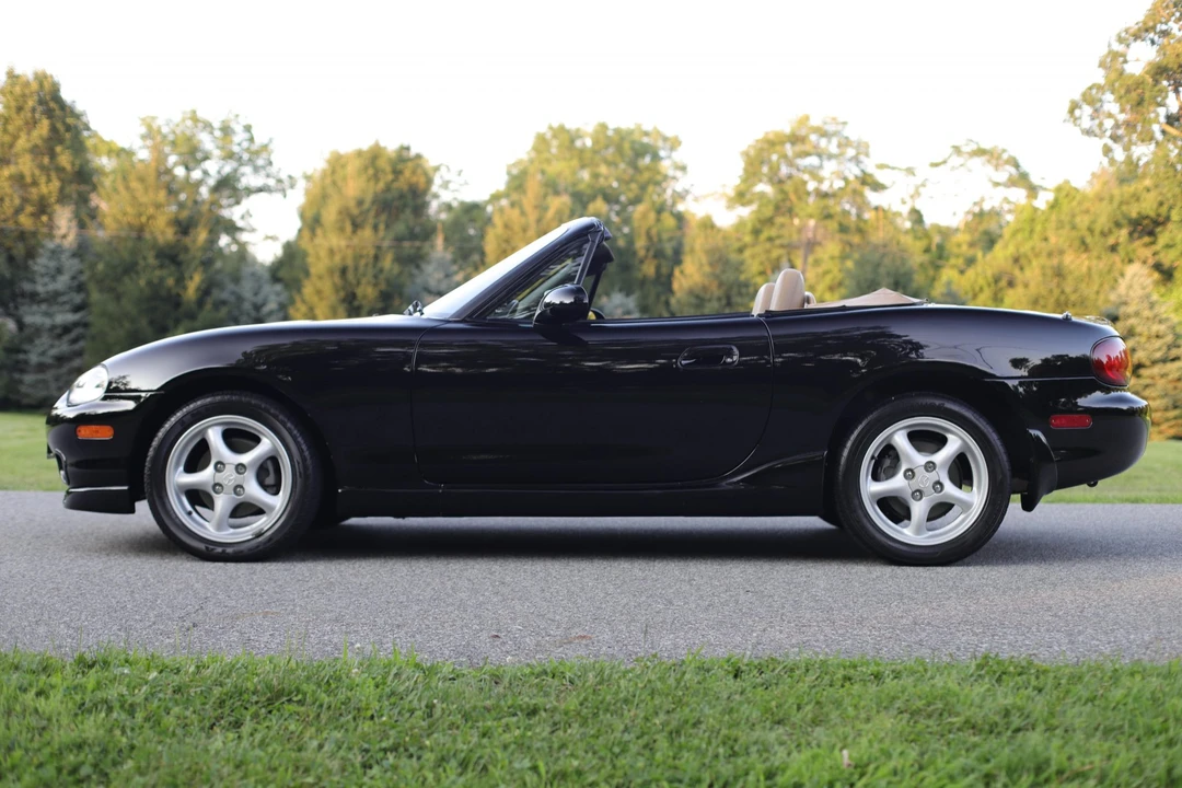 2000 Mazda NB MX-5 Miata - Image 7 of 31