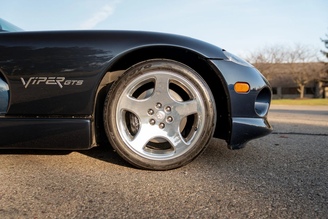 2001 Dodge Viper GTS 2nd Gen - Image 27 of 31