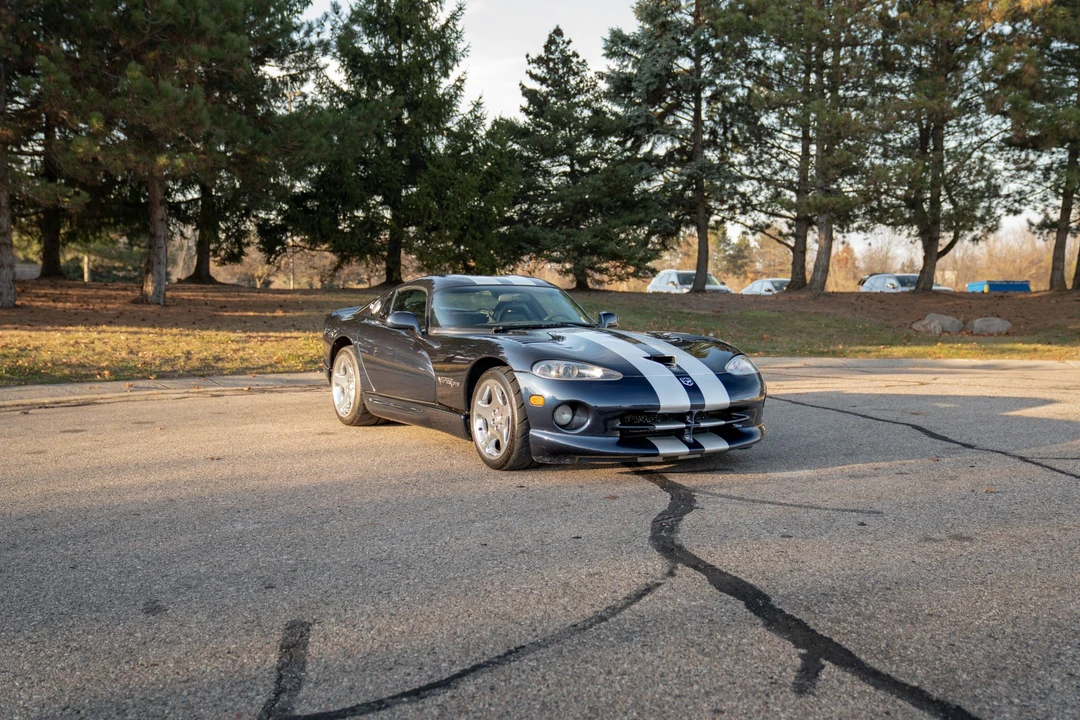 2001 Dodge Viper GTS 2nd Gen - Image 4 of 31