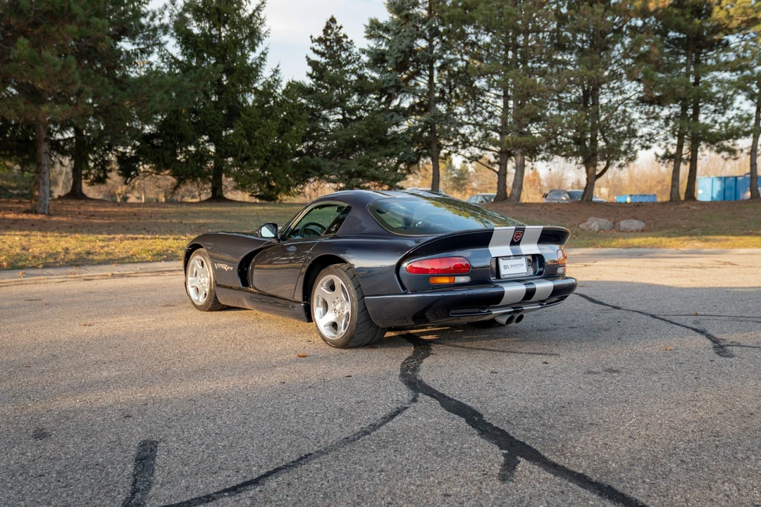 2001 Dodge Viper GTS 2nd Gen - Image 11 of 31