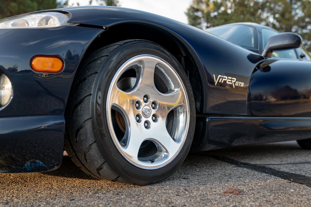 2001 Dodge Viper GTS 2nd Gen - Image 22 of 31