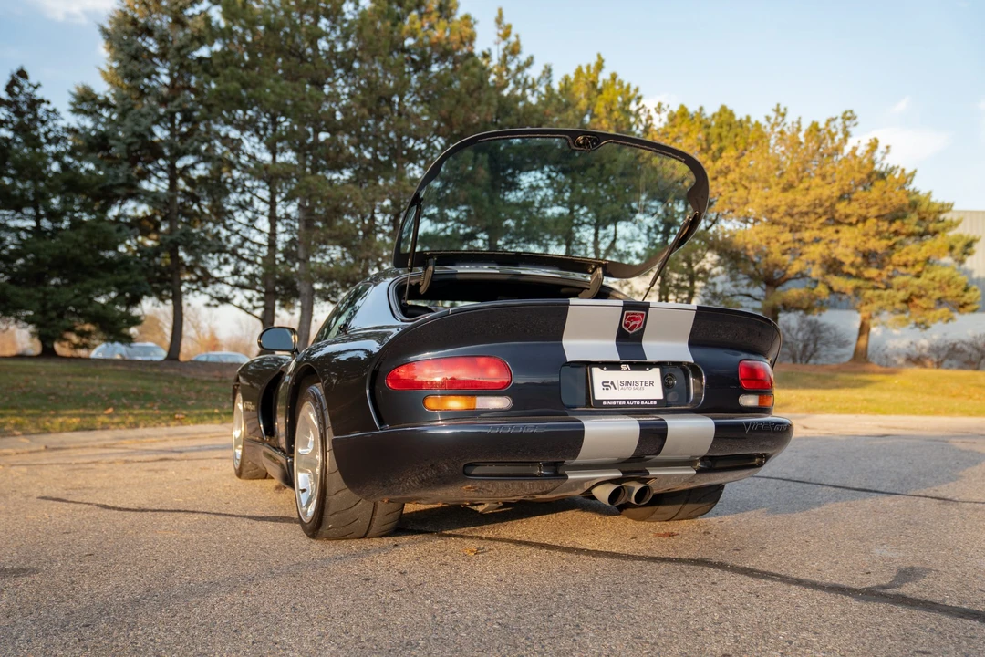 2001 Dodge Viper GTS 2nd Gen - Image 13 of 31