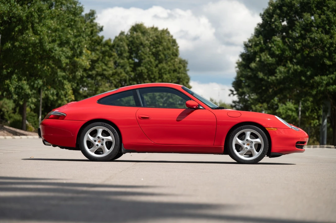 2001 Porsche 996 Carrera - Image 13 of 31