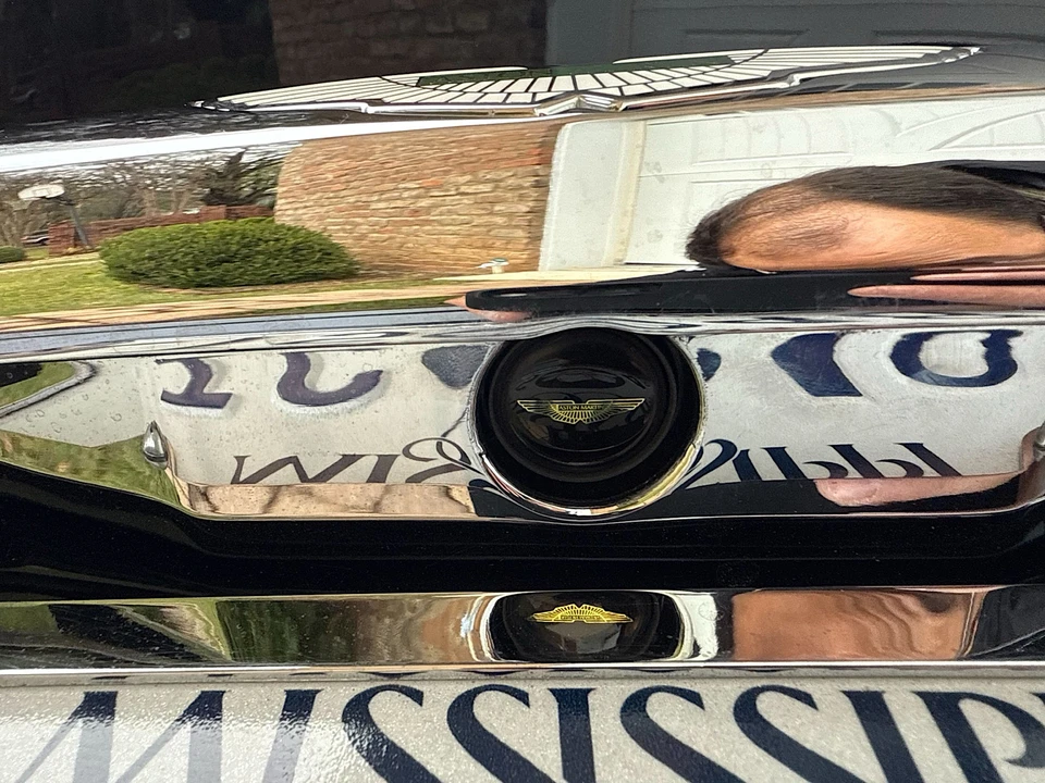 2002 Aston Martin Vanquish 1st Gen - Image 26 of 31