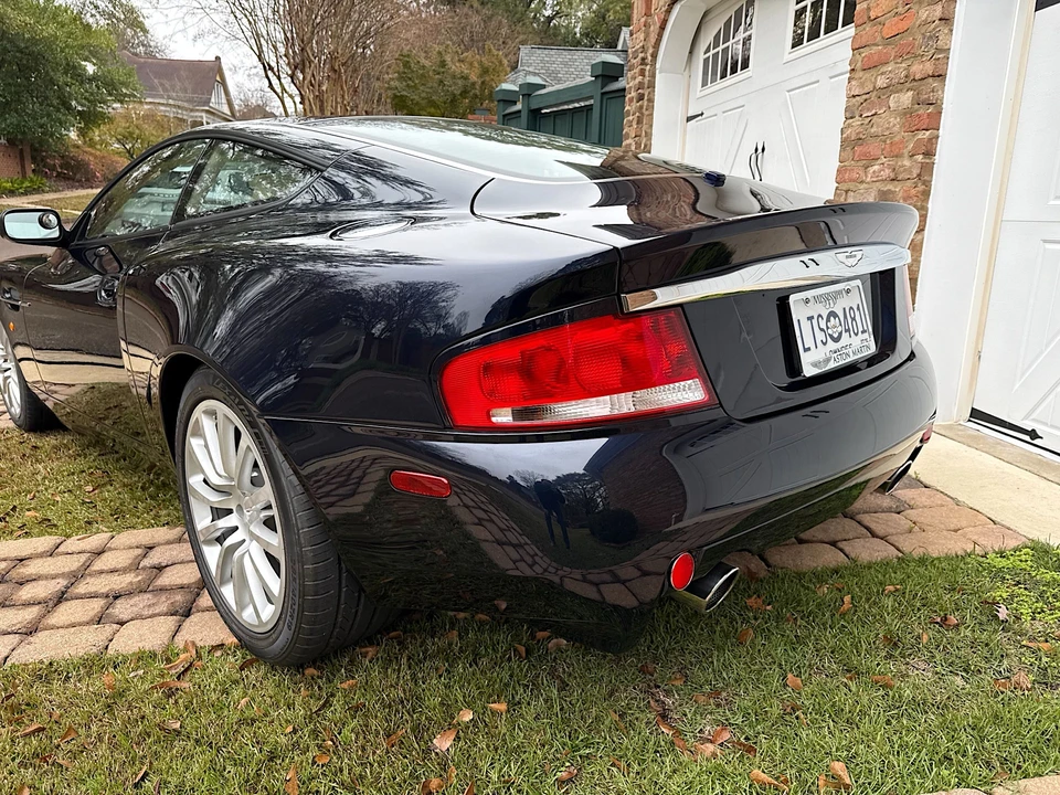 2002 Aston Martin Vanquish 1st Gen - Image 9 of 31