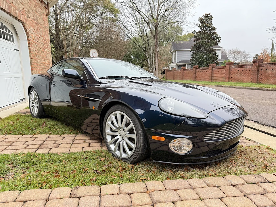 2002 Aston Martin Vanquish 1st Gen - Image 8 of 31