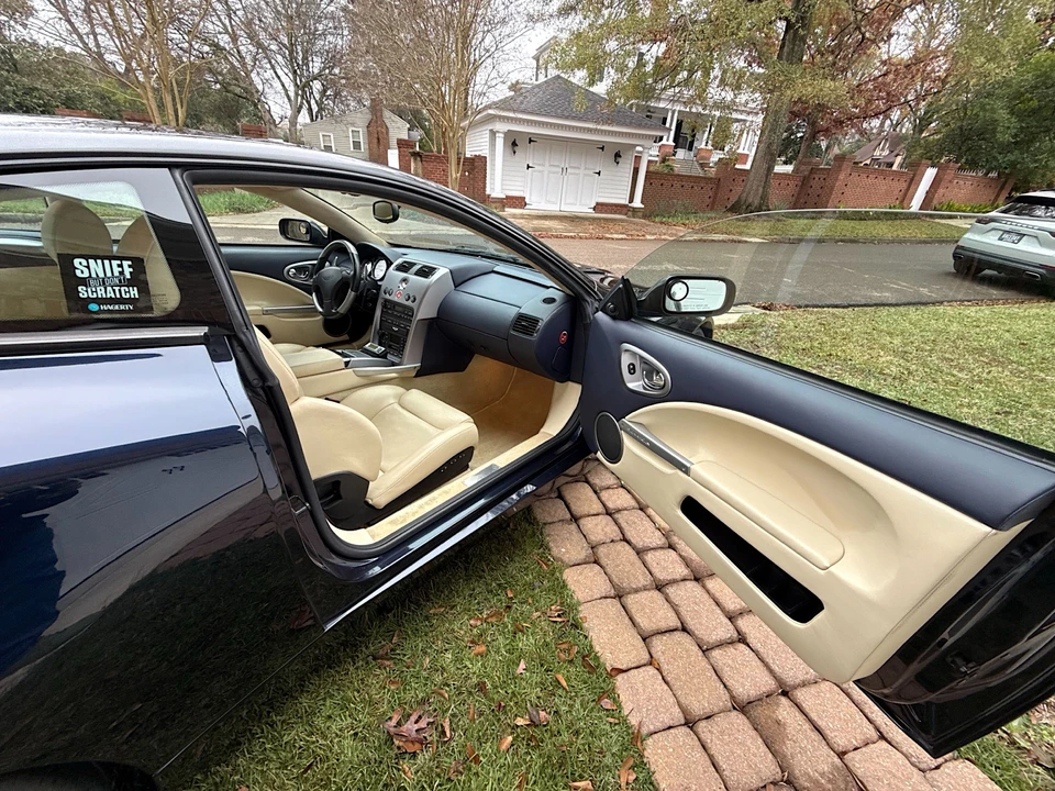2002 Aston Martin Vanquish 1st Gen - Image 30 of 31