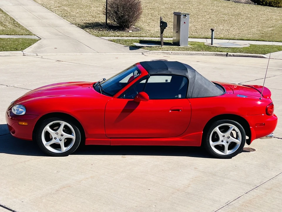 2002 Mazda NB MX-5 Miata - Image 4 of 31