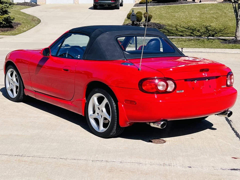 2002 Mazda NB MX-5 Miata - Image 8 of 31