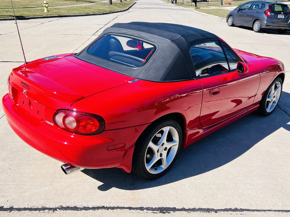 2002 Mazda NB MX-5 Miata - Image 11 of 31