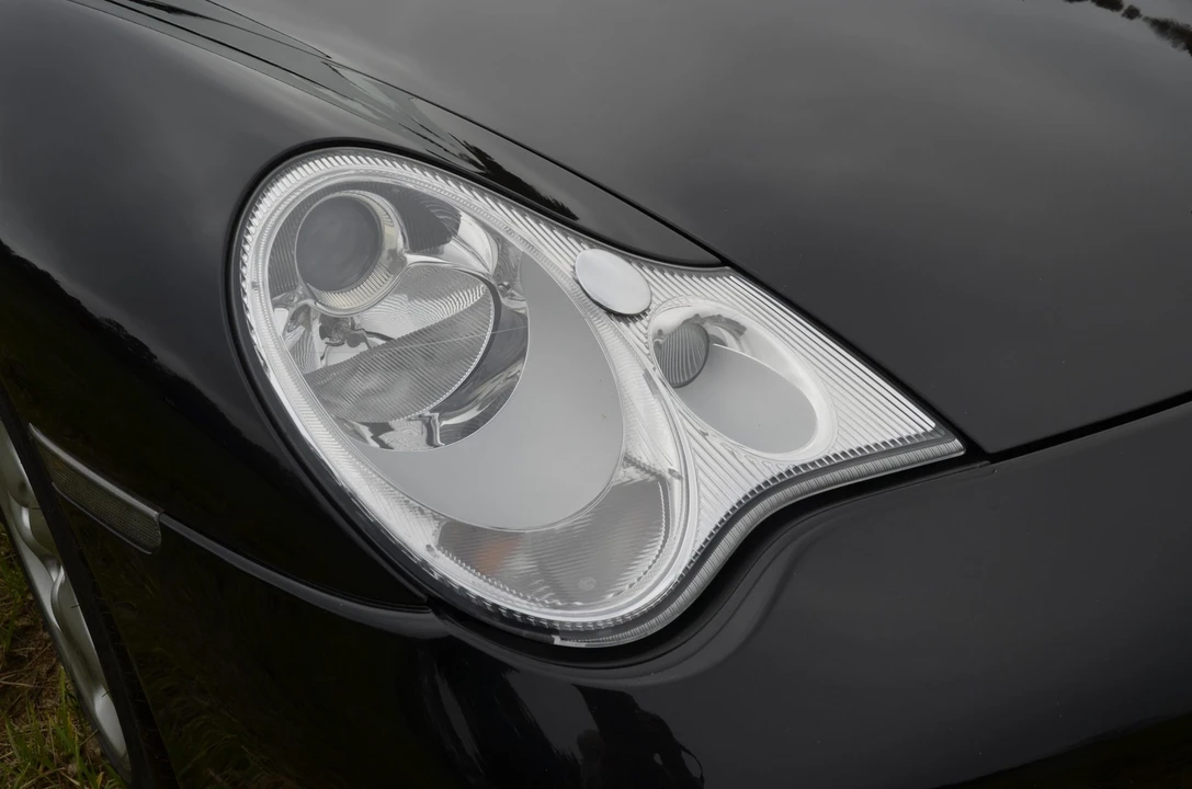 2002 Porsche 996 Carrera 4S - Image 14 of 31