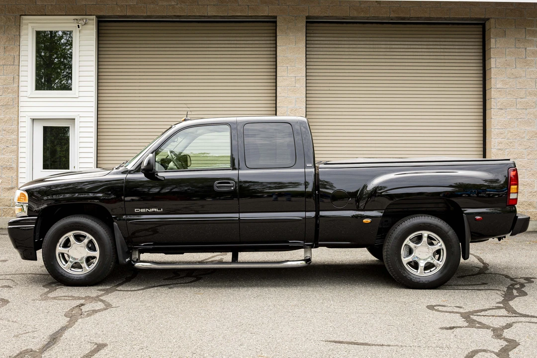 2003 GMC Sierra 2nd Gen - Image 9 of 31