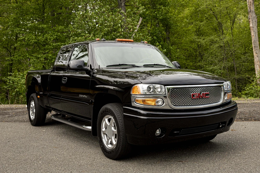 2003 GMC Sierra 2nd Gen - Image 4 of 31
