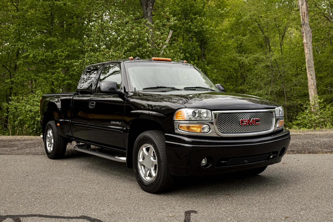 2003 GMC Sierra 2nd Gen - Image 5 of 31