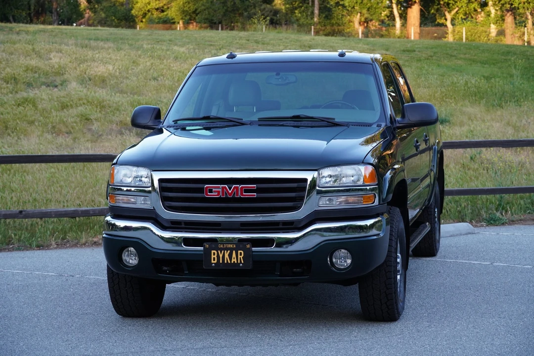 2003 GMC Sierra Heavy Duty 2nd Gen - Image 2 of 31