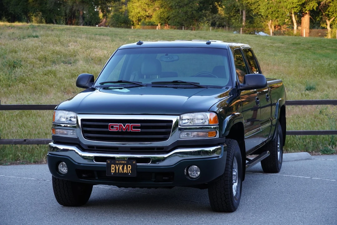 2003 GMC Sierra Heavy Duty 2nd Gen - Image 3 of 31