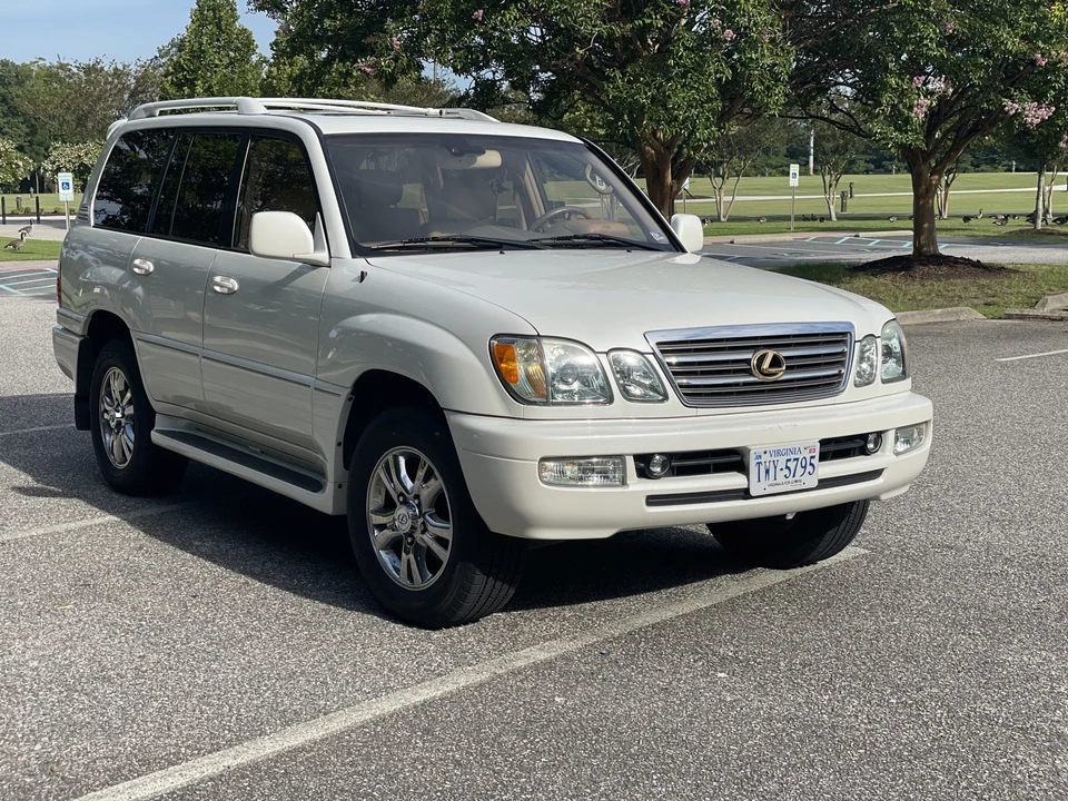 2003 Lexus LX 2nd Gen - Image 10 of 31