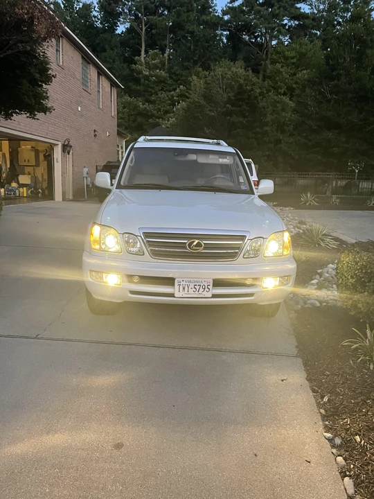 2003 Lexus LX 2nd Gen - Image 7 of 31