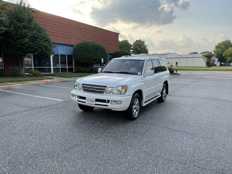 2003 Lexus LX 2nd Gen - Image 3 of 31