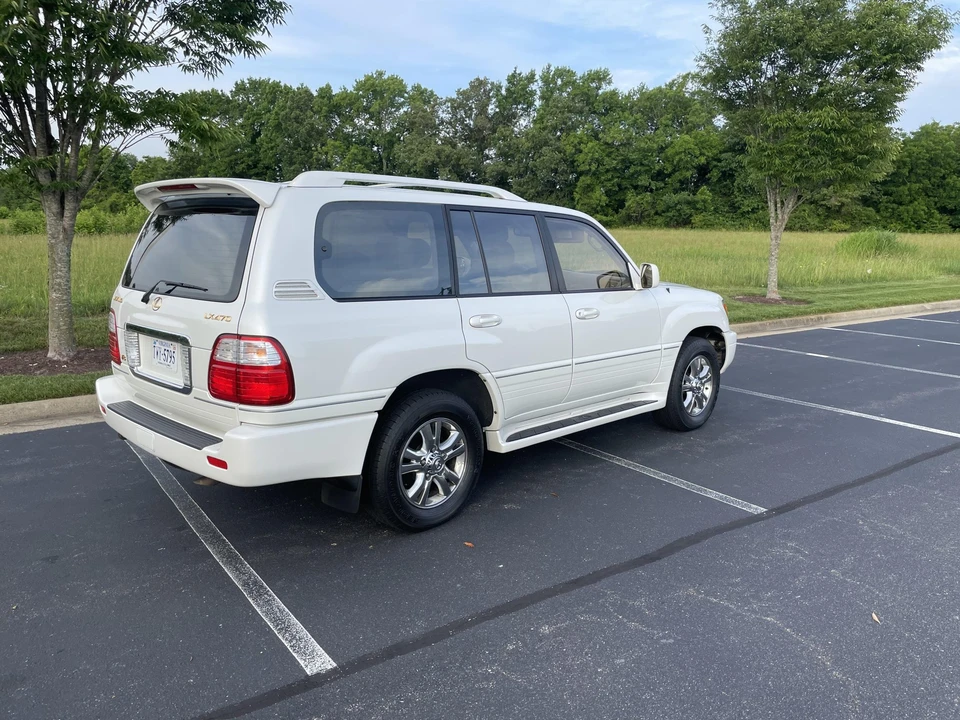 2003 Lexus LX 2nd Gen - Image 14 of 31