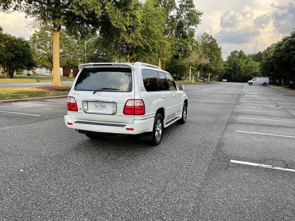 2003 Lexus LX 2nd Gen - Image 13 of 31