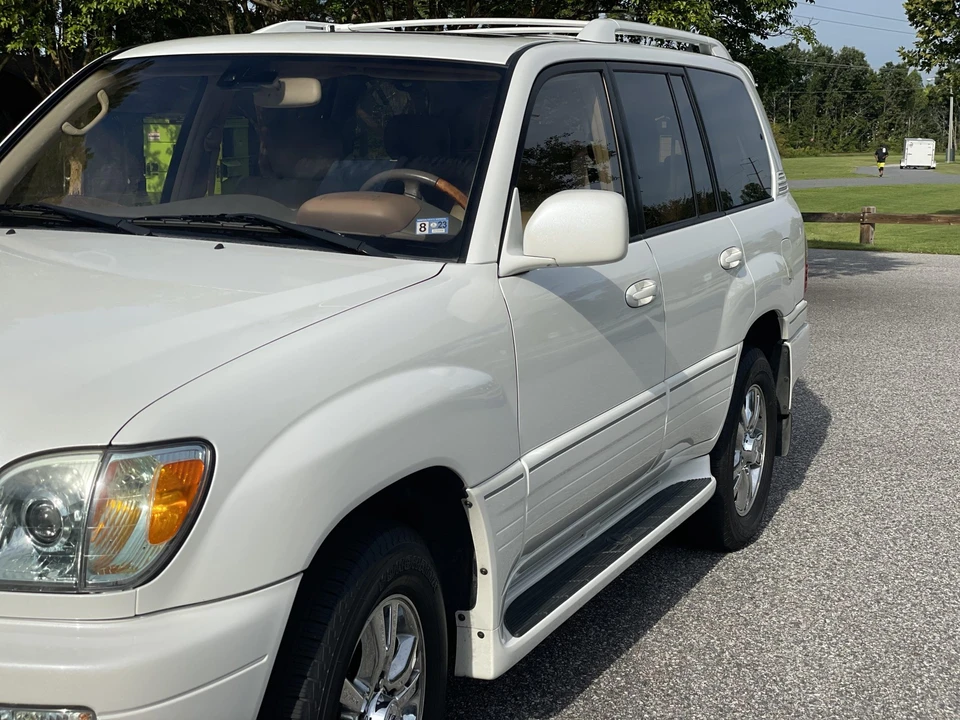 2003 Lexus LX 2nd Gen - Image 28 of 31