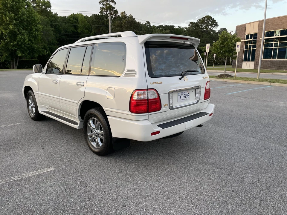 2003 Lexus LX 2nd Gen - Image 24 of 31