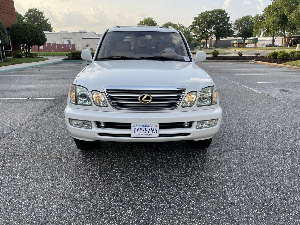 2003 Lexus LX 2nd Gen - Image 26 of 31