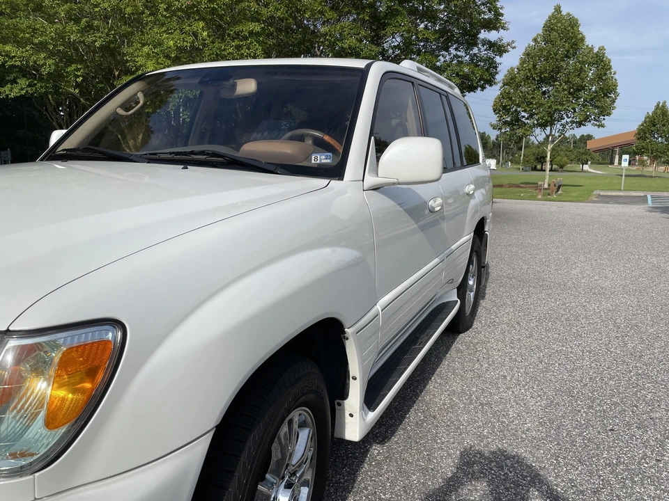 2003 Lexus LX 2nd Gen - Image 29 of 31
