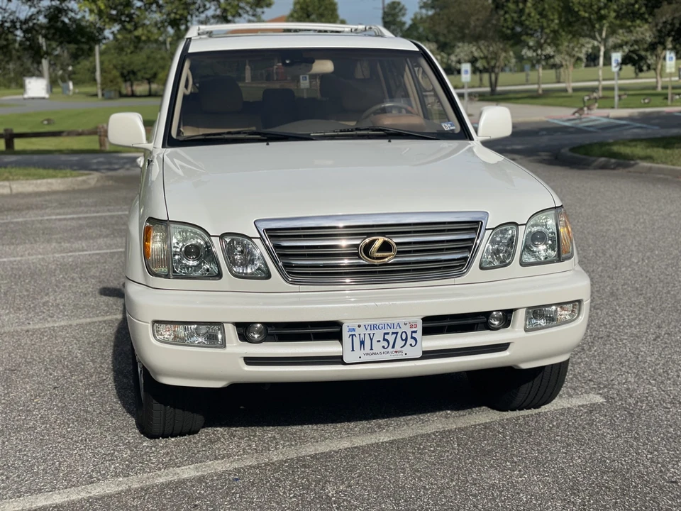2003 Lexus LX 2nd Gen - Image 8 of 31