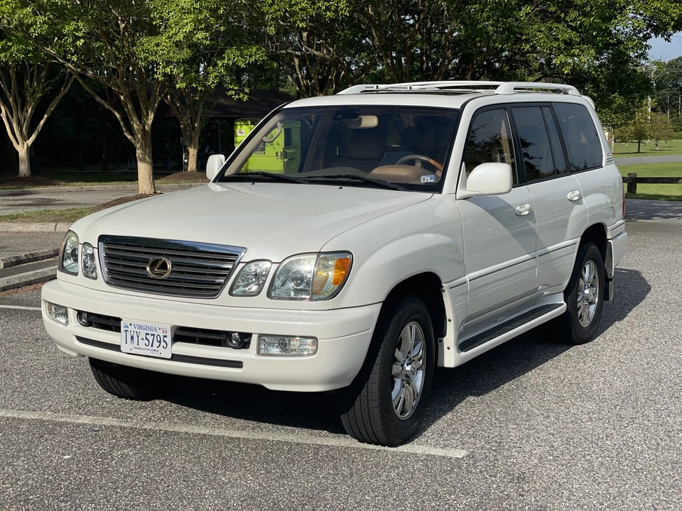 2003 Lexus LX 2nd Gen - Image 4 of 31