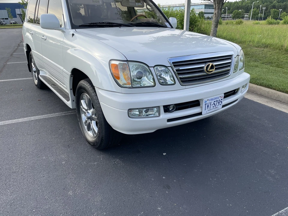 2003 Lexus LX 2nd Gen - Image 29 of 31
