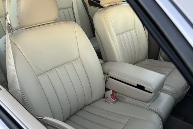 2003 Lincoln Town Car - Image 4 of 8