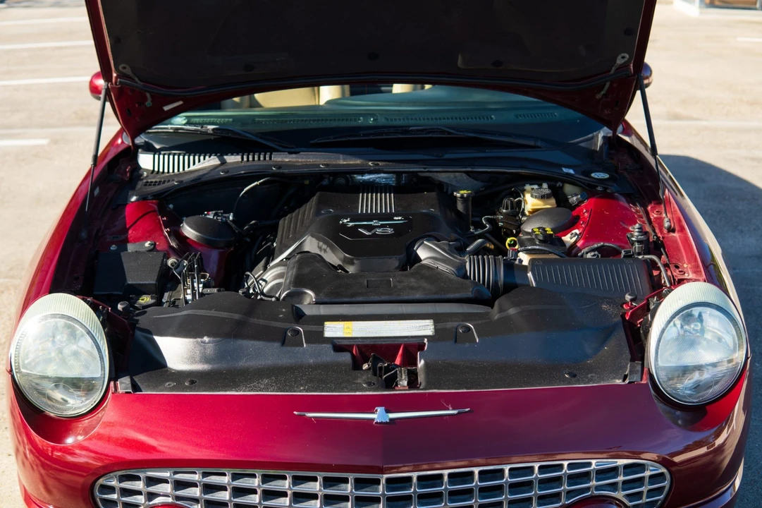 2004 Ford Thunderbird 11th Gen - Image 6 of 7