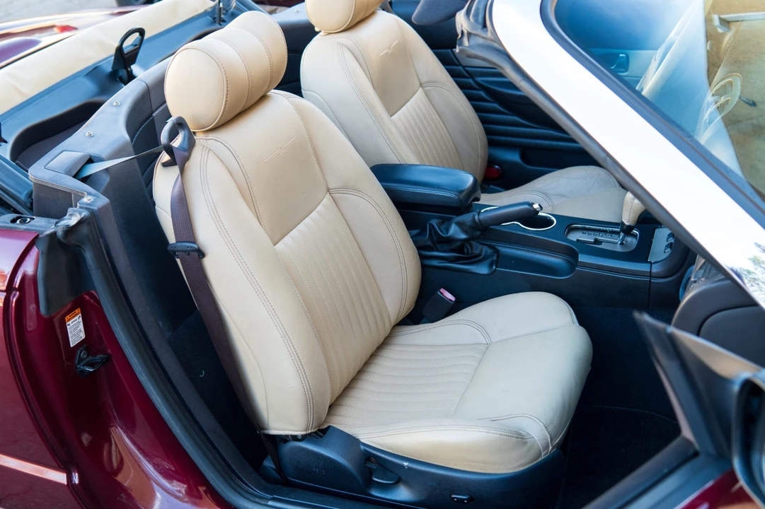 2004 Ford Thunderbird 11th Gen - Image 4 of 7