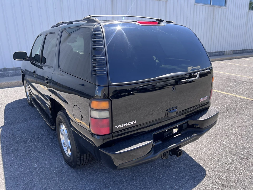 2004 GMC Yukon 2nd Gen - Image 17 of 31