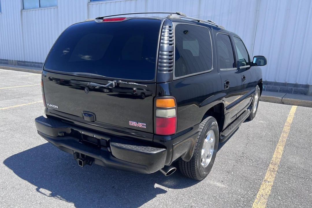 2004 GMC Yukon 2nd Gen - Image 29 of 31