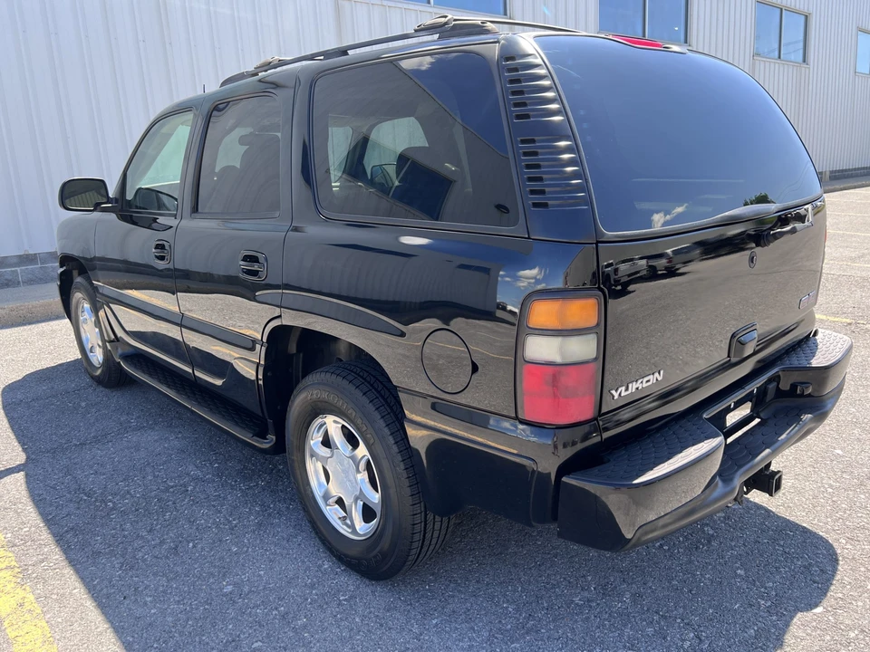 2004 GMC Yukon 2nd Gen - Image 18 of 31