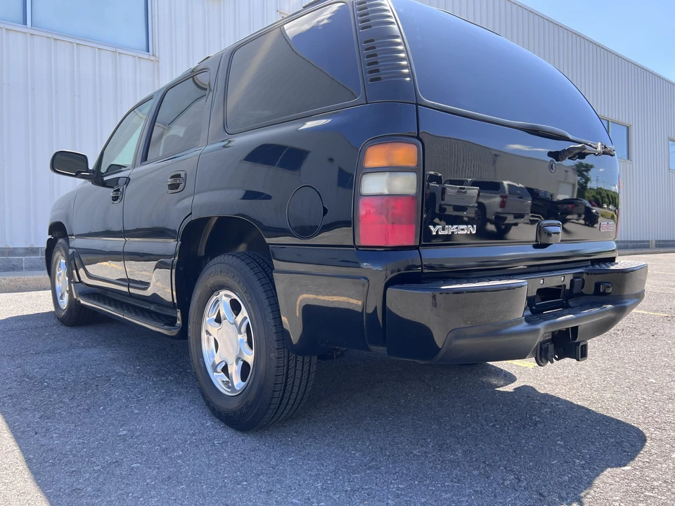 2004 GMC Yukon 2nd Gen - Image 14 of 31