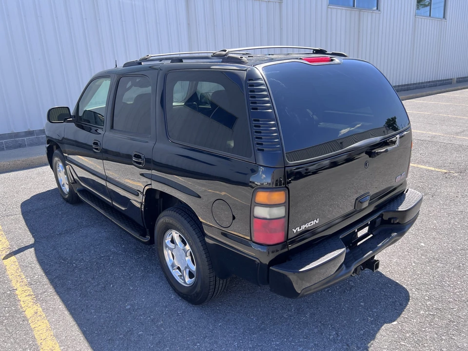 2004 GMC Yukon 2nd Gen - Image 19 of 31