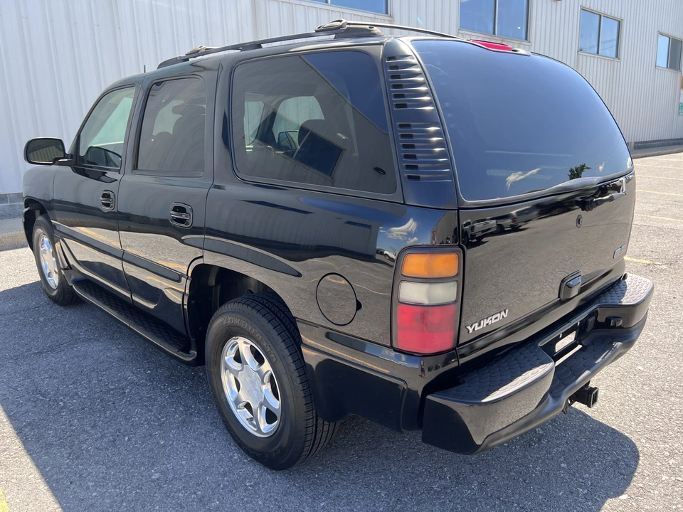 2004 GMC Yukon 2nd Gen - Image 16 of 31