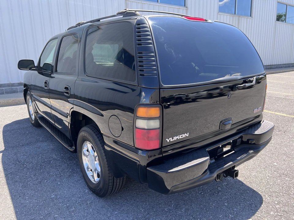 2004 GMC Yukon 2nd Gen - Image 15 of 31