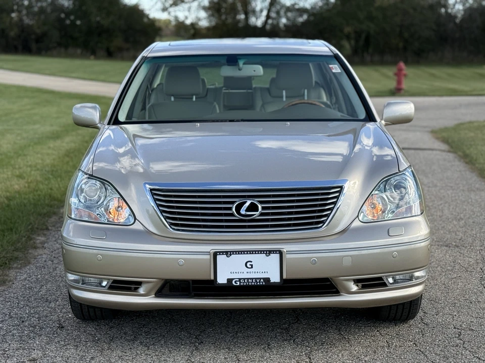 2004 Lexus LS 3rd Gen - Image 13 of 31