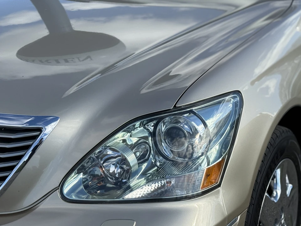 2004 Lexus LS 3rd Gen - Image 15 of 31