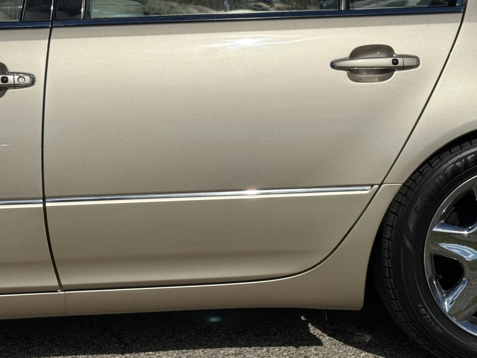 2004 Lexus LS 3rd Gen - Image 21 of 31