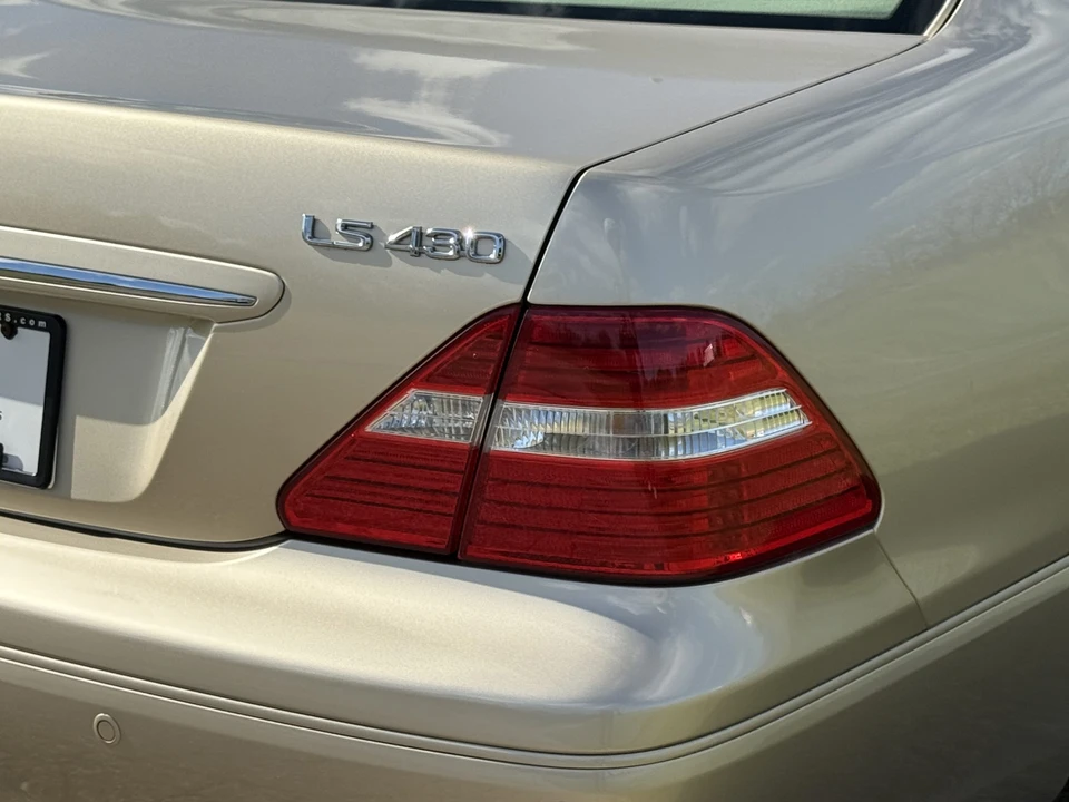 2004 Lexus LS 3rd Gen - Image 25 of 31