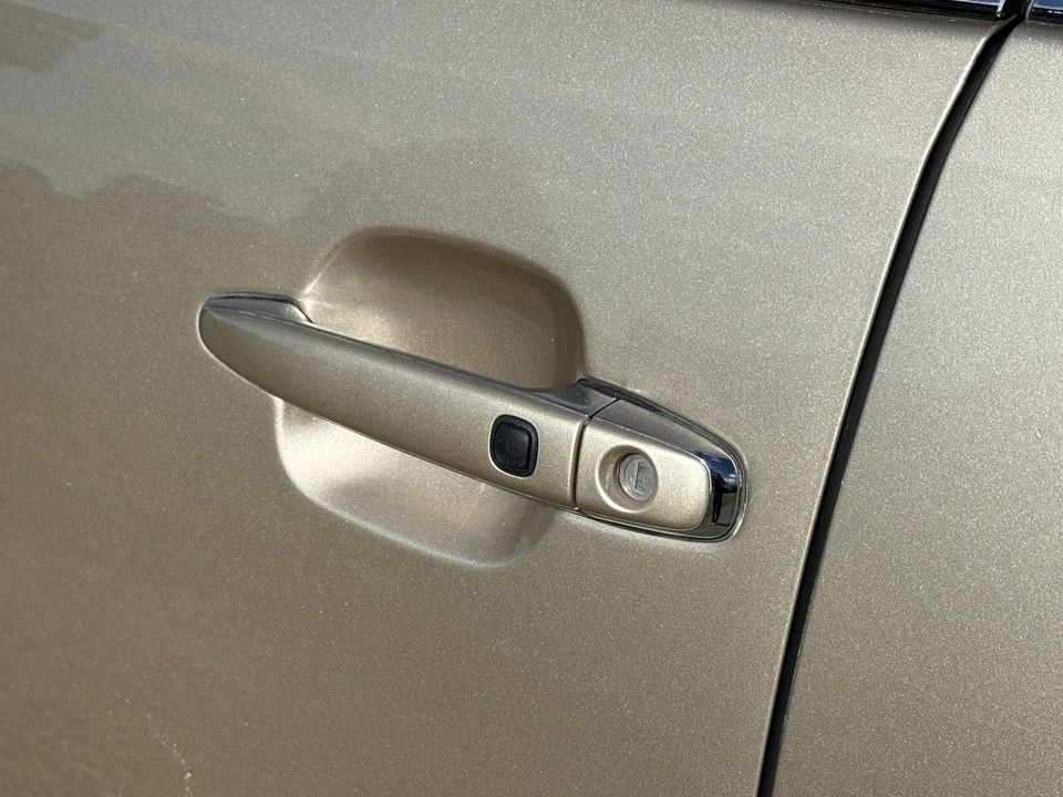 2004 Lexus LS 3rd Gen - Image 18 of 31