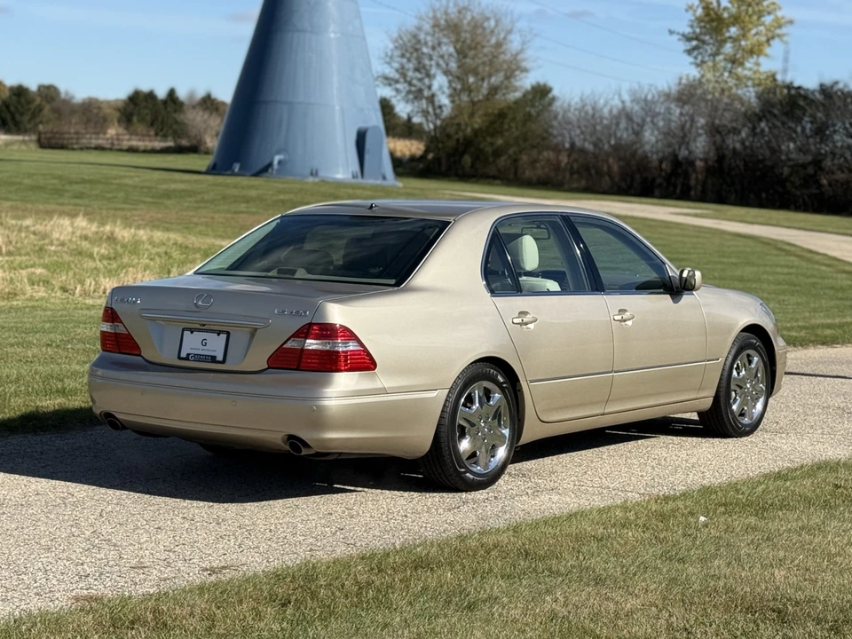 2004 Lexus LS 3rd Gen - Image 10 of 31