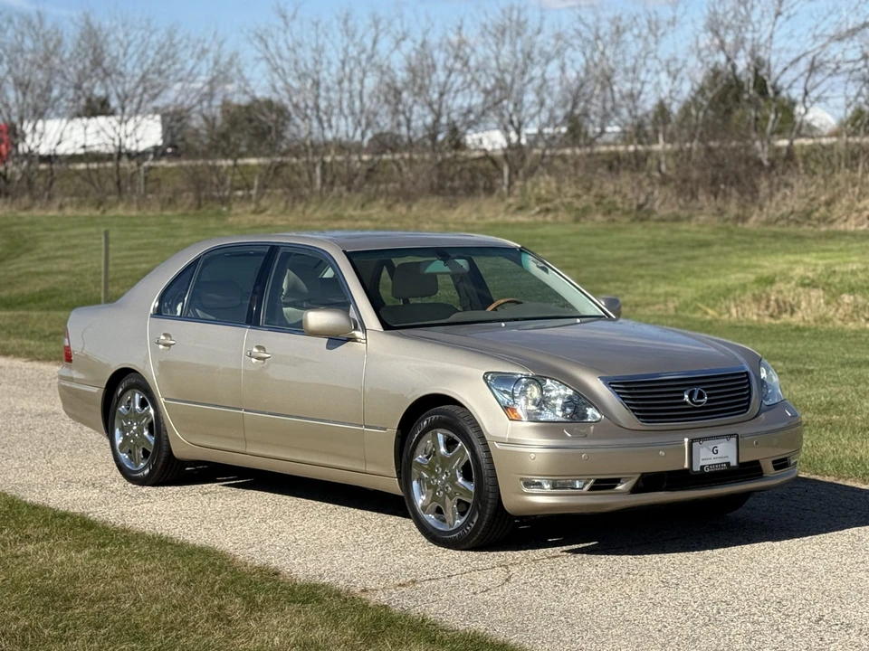2004 Lexus LS 3rd Gen - Image 11 of 31